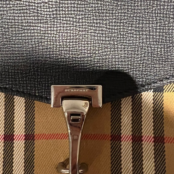 ✨LAST CALL✨Burberry Macken Small Vintage Check & Leather Crossbody Bag - Picture 7 of 10